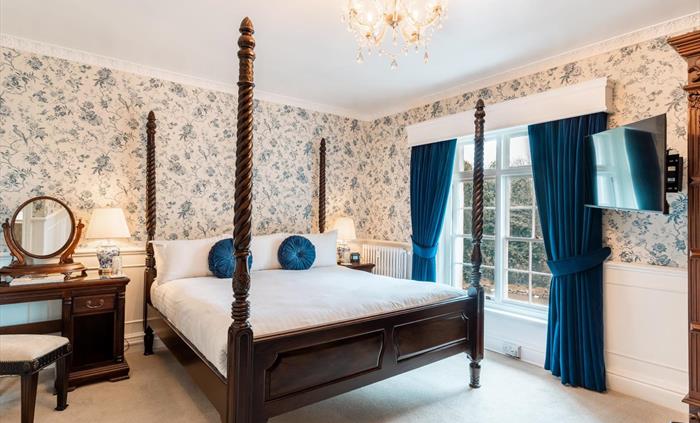 The Llewelyn Room at Plas Dinas Country House